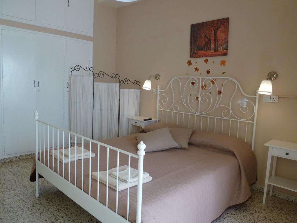 Capuralli Hotel Pedhoulas Habitación foto